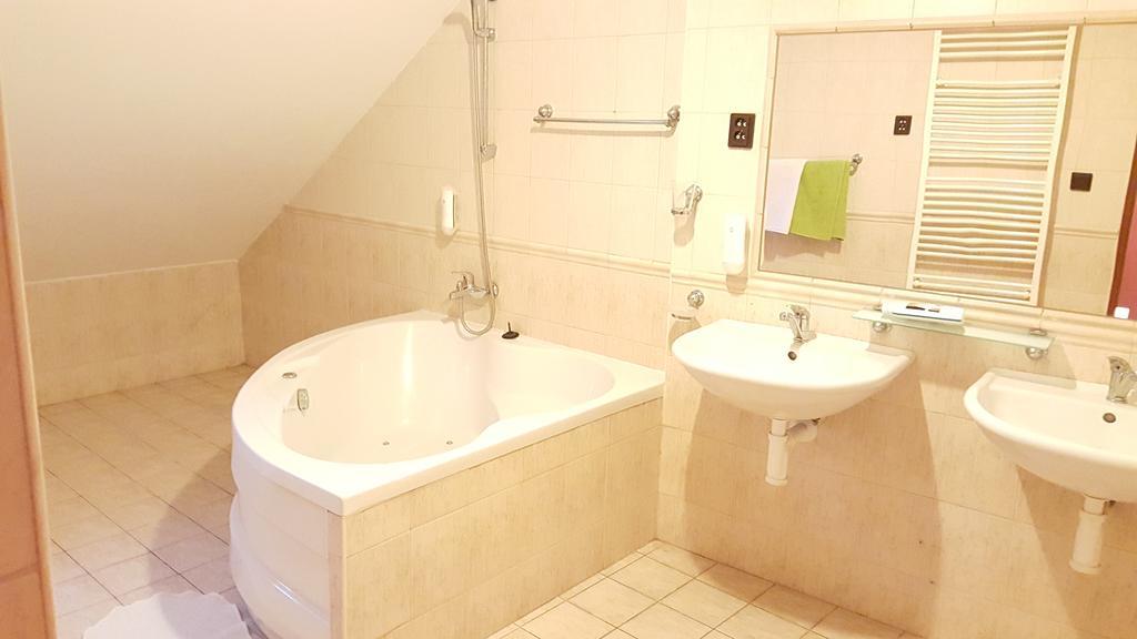 Hotel Carpatia Bratislava Cameră foto
